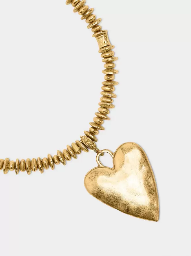 Necklace with heart pendant