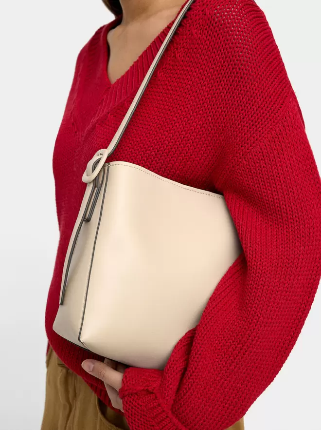 Plain shoulder bag