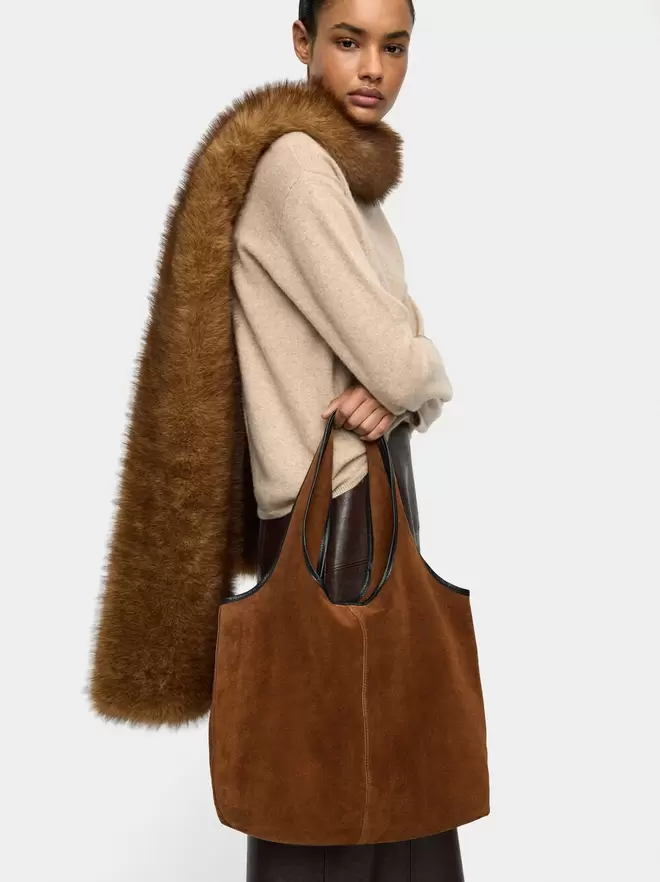 Leather shoulder bag