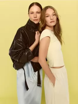 Műbőr dzseki állógallérral 22 995 HUF