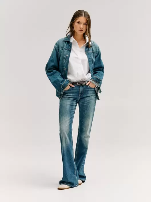 Low-rise bootcut jeans