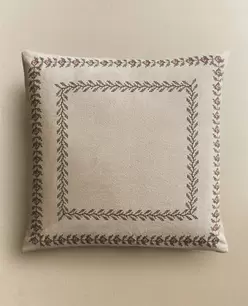 CHRISTMAS CUSHION COVER WITH LEAF BORDER