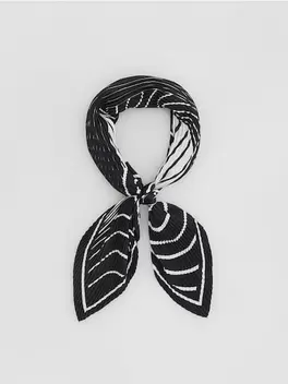 Pliszírozott apacskendő