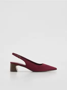 Nyitott sarkú papucscipő