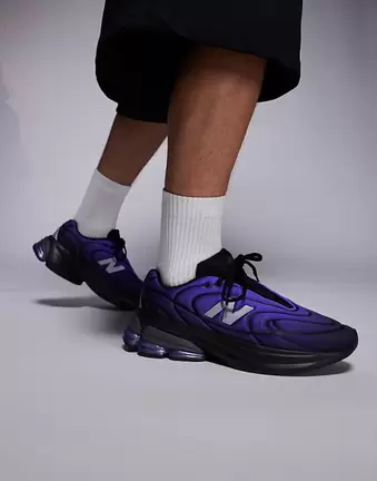 New Balance 5030 trainers in black and purple