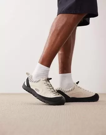 Keen Jasper Rocks brushed suede trainers in stone