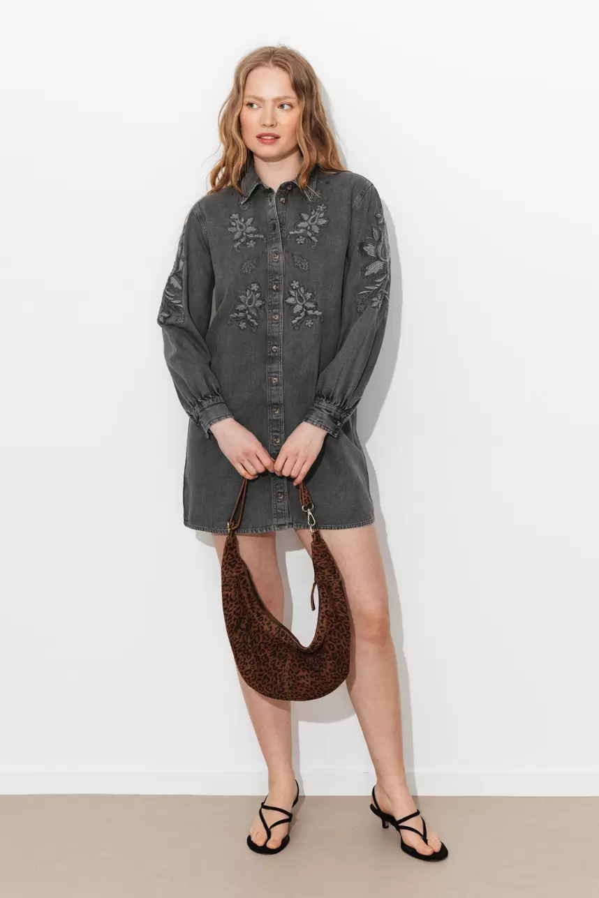 Short embroidery canvas dress