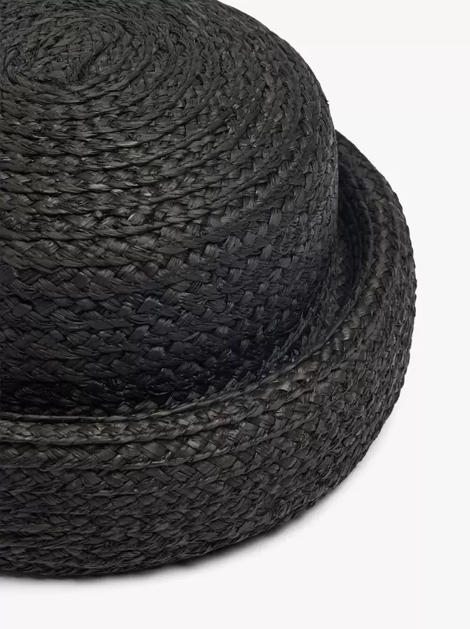 Pillbox hat with raffia