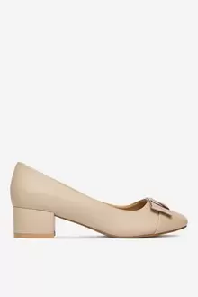 Körömcipők Bézs