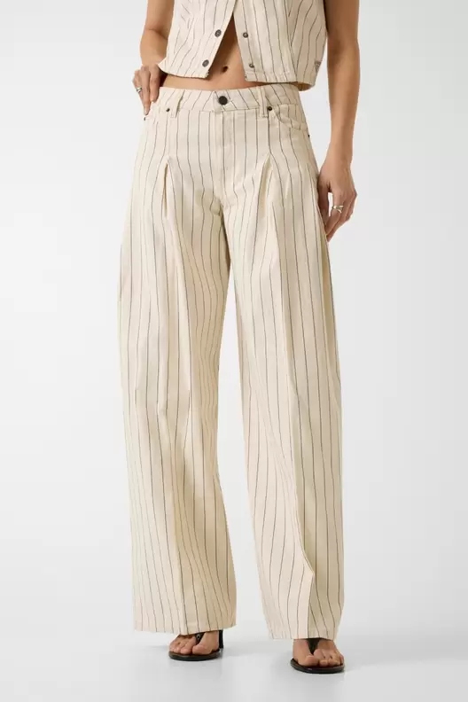 G12 Pleated extra wide-leg jeans