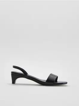 Magas sarkú szandál