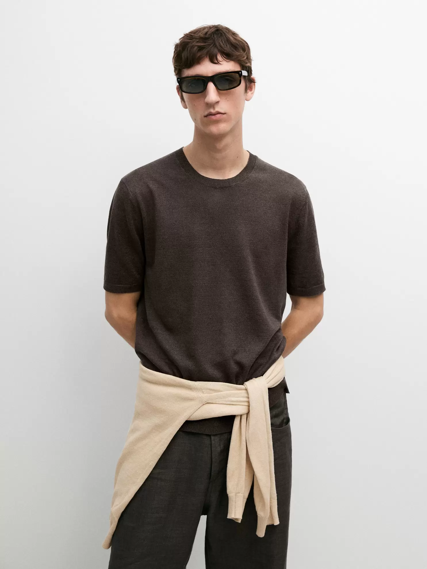 Lightweight 100% linen knit T-shirt