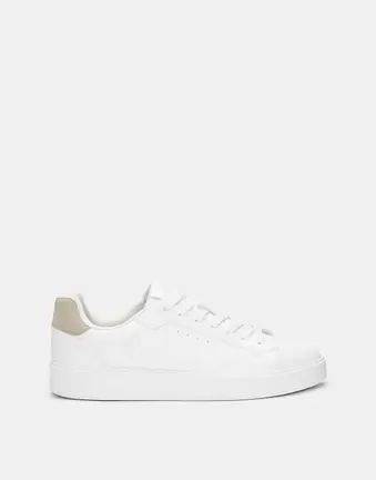 Pull&Bear Sneakers in white
