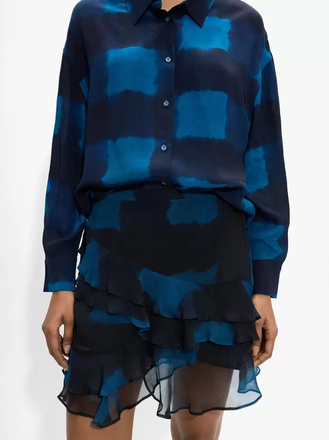 Skirt with ruffles with squares