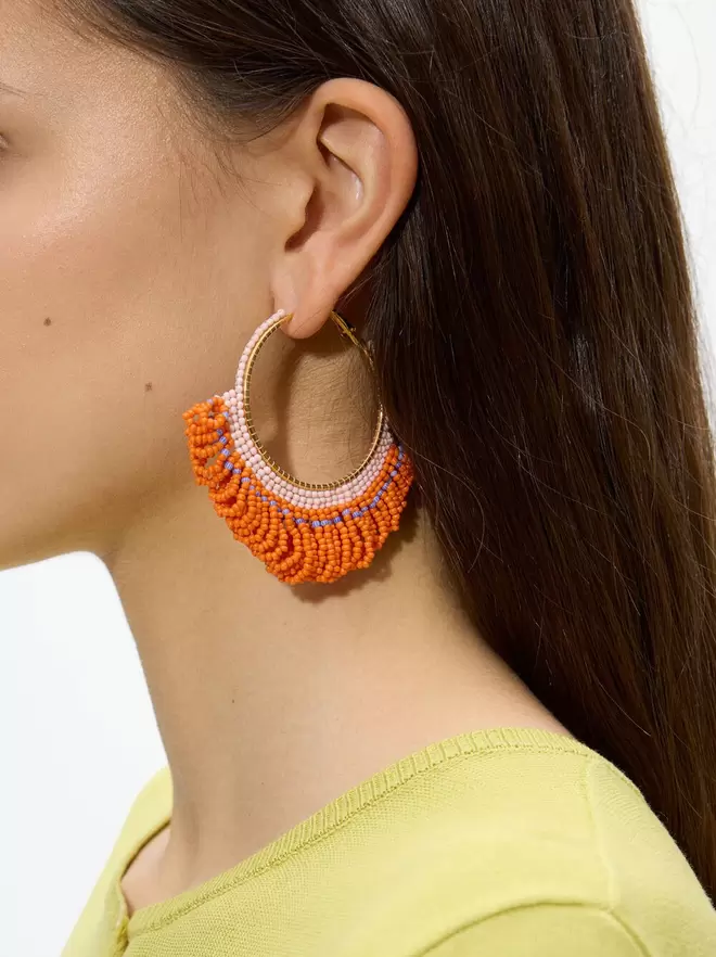 Hoop earrings with glass beads