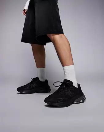 New Balance 5030 trainers in black