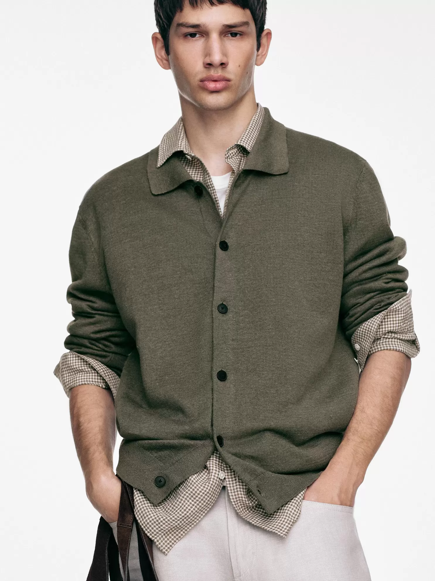 Linen knit cardigan with buttons
