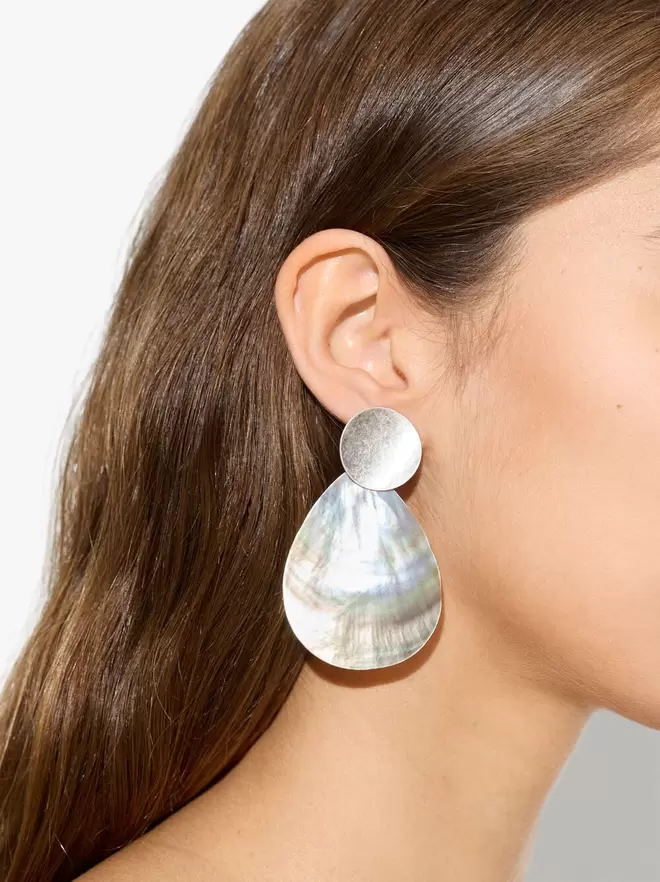 Long earrings with shells