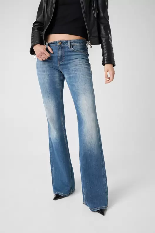 Low-rise bootcut jeans