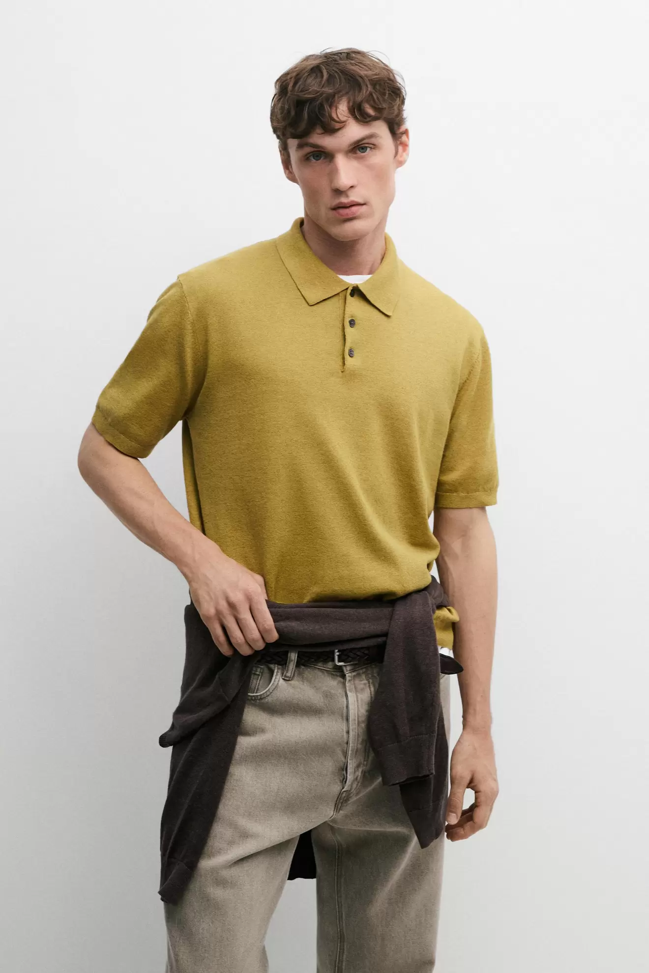 Short sleeve cotton and linen knit polo shirt