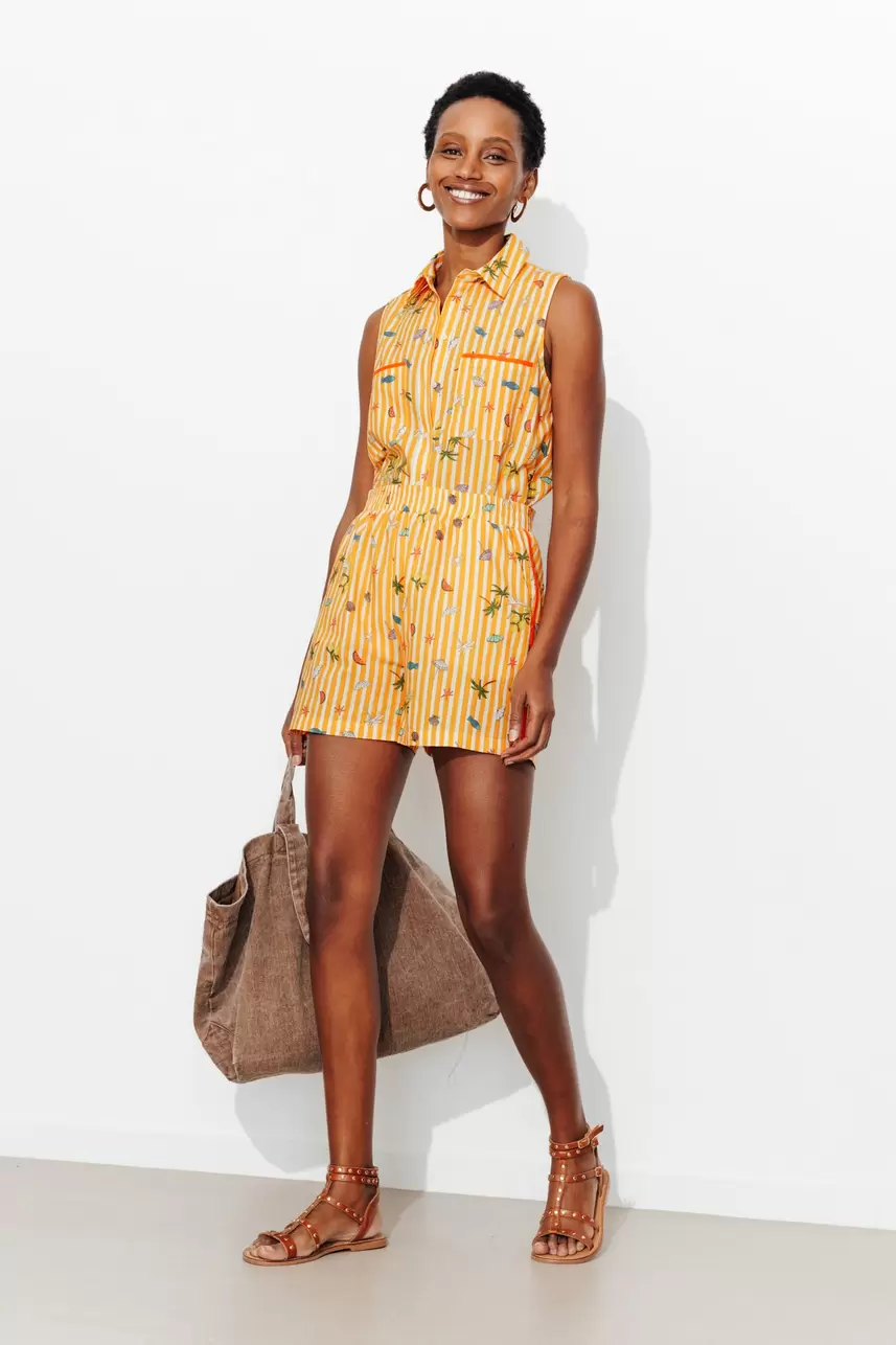 Patterned sleeveless shirt