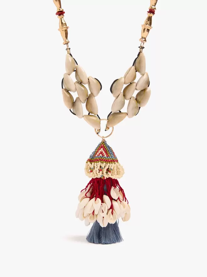Ethnic necklace with shells and tassel