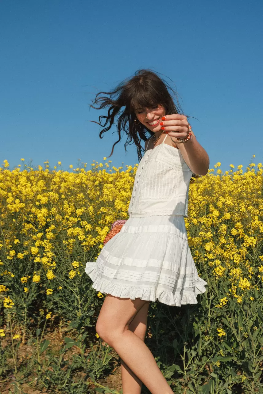 Short frilly skirt