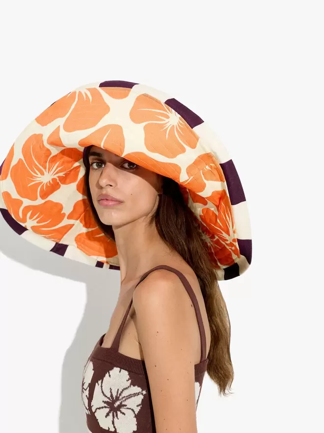 Printed wide flap hat