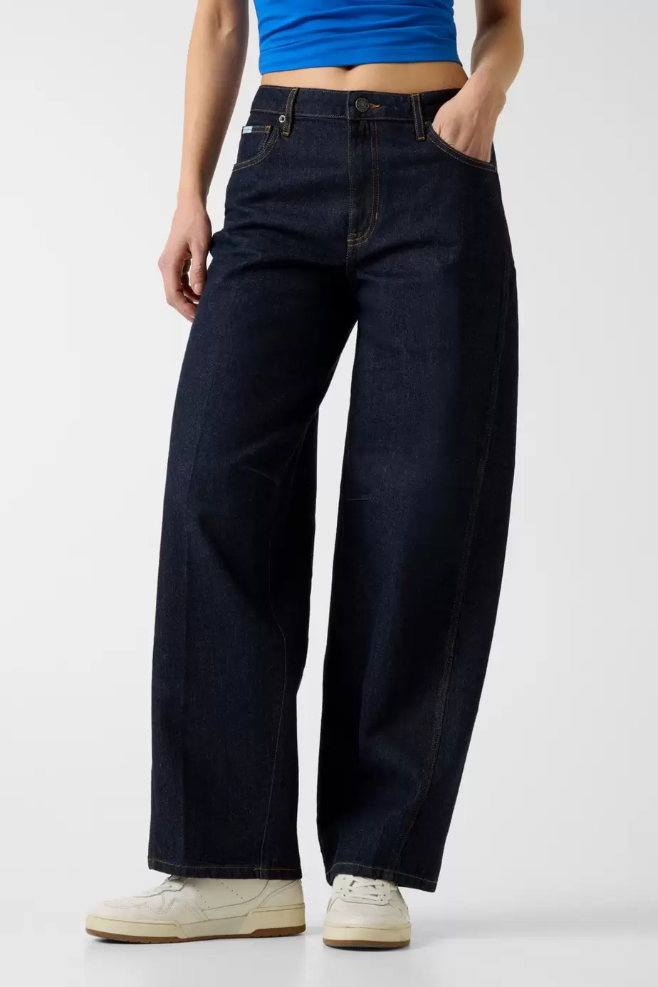 High rise barrel fit jeans