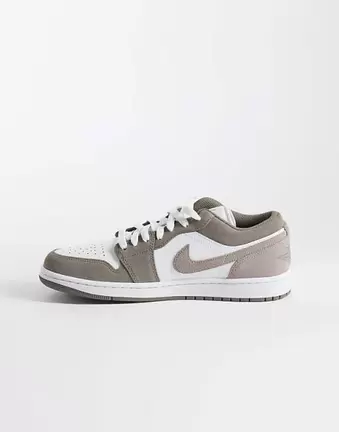 Nike Air Jordan 1 low trainers in brown and white