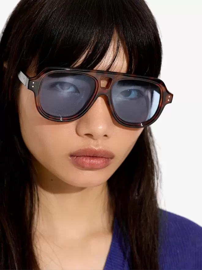 Aviator style sunglasses