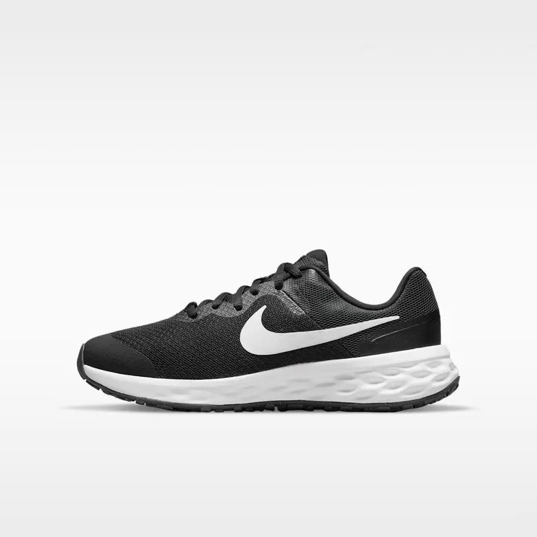 Nike Revolution 6