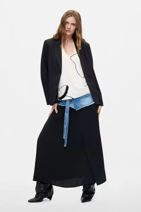 Structured blazer pin
