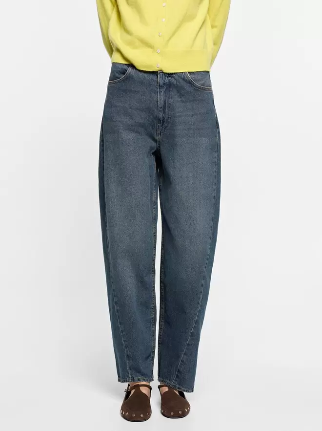 Barrel jeans