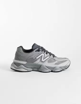 New Balance 9060 trainers in grey