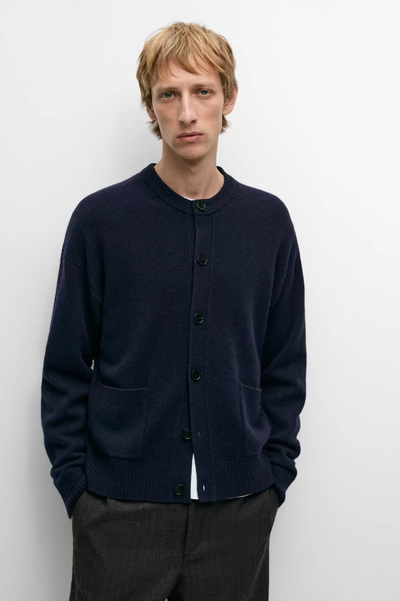 100% wool knit cardigan with pockets