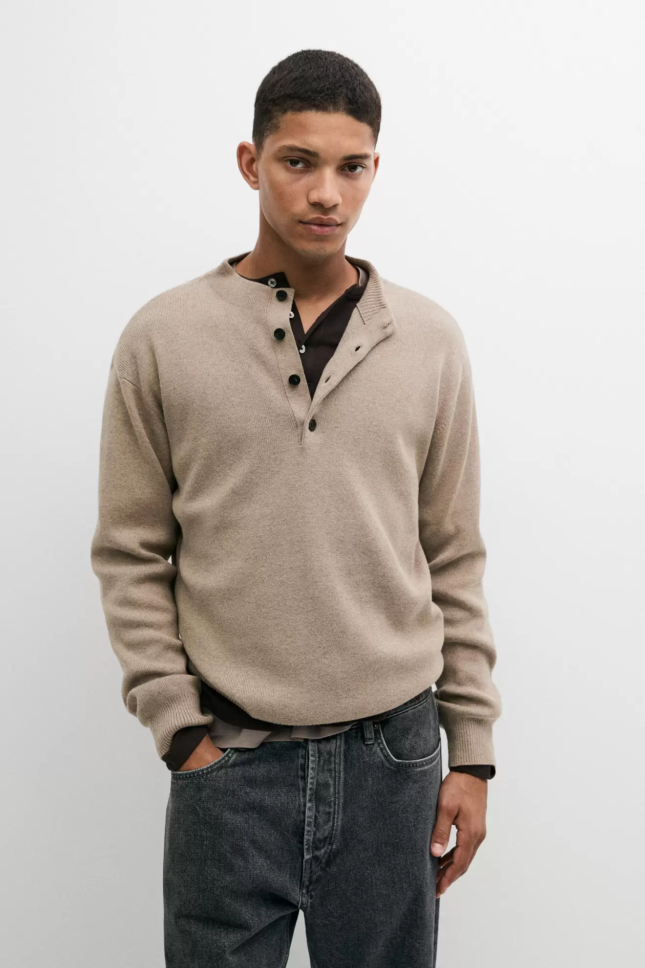 Buttoned mock neck knit sweater