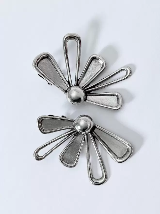 Half-flower earrings