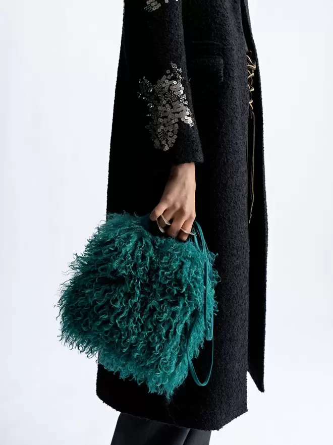 Fur-effect party bag