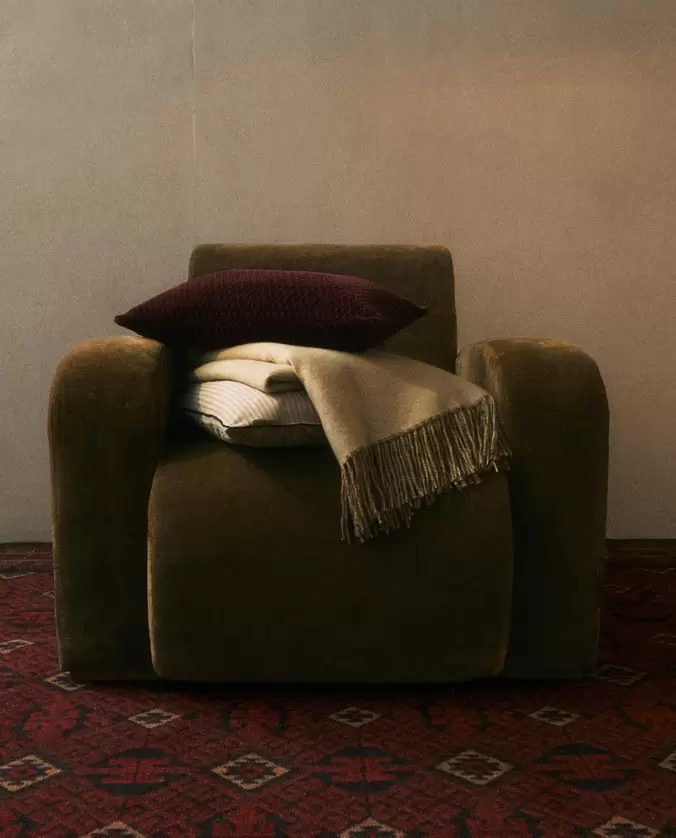 CUSHION COVERS, BLANKET AND RUG
