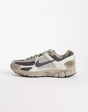 Nike Zoom Vomero 5 trainers in brown suede