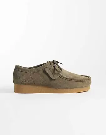 Clarks Wallabee EVO shoes in dark olive suede