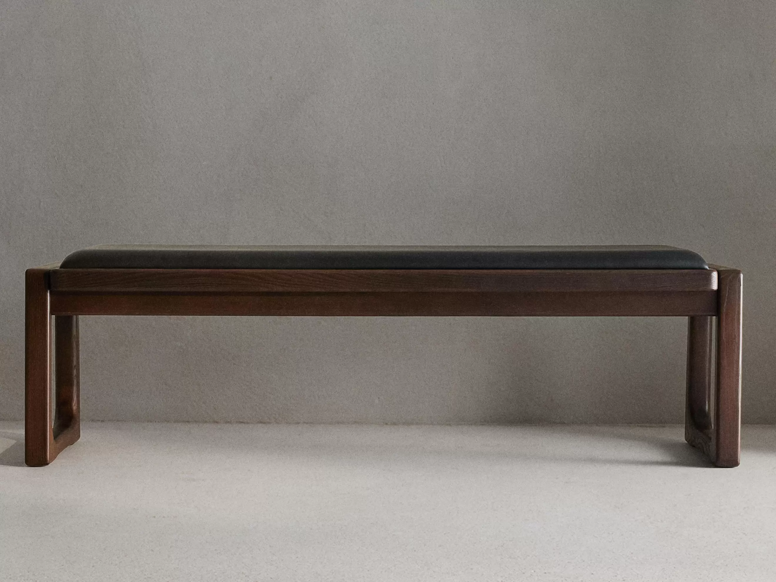 BENCH 01
