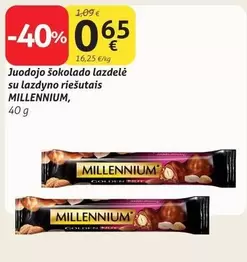 Juodojo šokolado lazdėlė su lazdyno riešutais