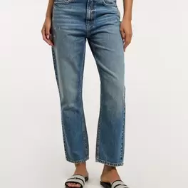 Jeans with destroys
