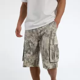 Short cargo shorts