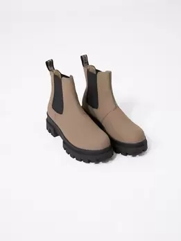 Courant Boots