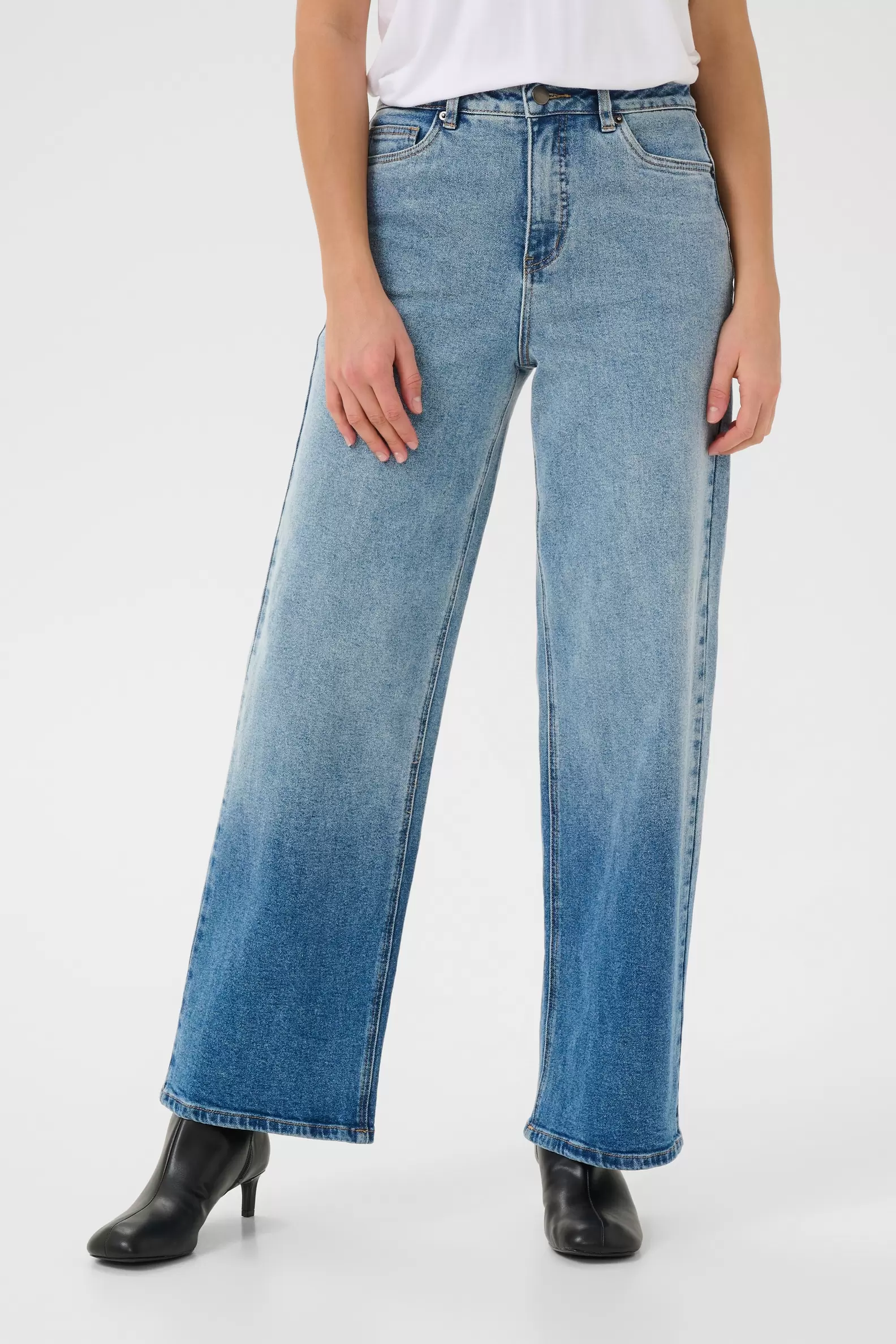 KAmiala Jeans