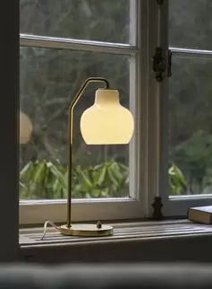 VL Ringkrone bordlampe - messing/opal glass