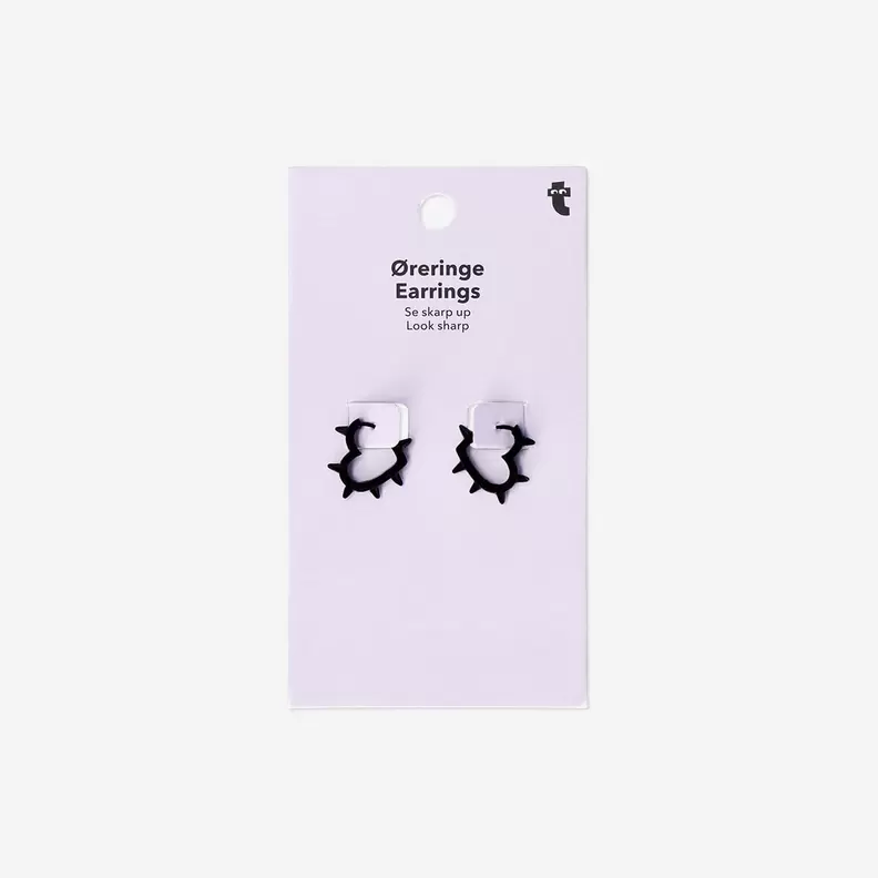 Black hearts earrings
